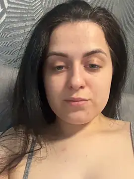 Snapshot of Velliaa chatting on 05.16.26 Velliaa online show from 05.16.26