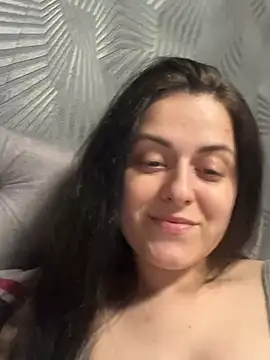 Snapshot of Velliaa chatting on 05.20.26 Velliaa online show from 05.20.26