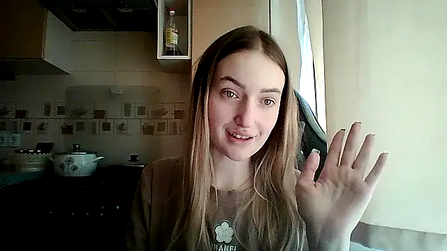 KariLindsey online show from 04.13.26