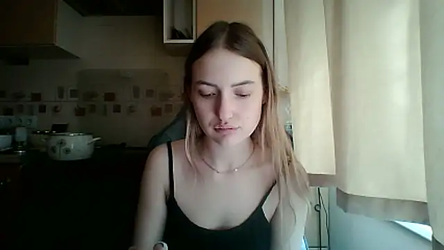 KariLindsey online show from 04.15.26