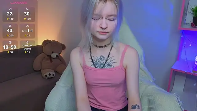 Snapshot of Mary_Wester chatting on 04.19.26 Mary Wester online show from 04.19.26