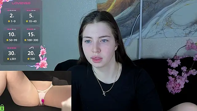 Snapshot of honey_cherrry chatting on 04.28.26 honey cherrry online show from 04.28.26