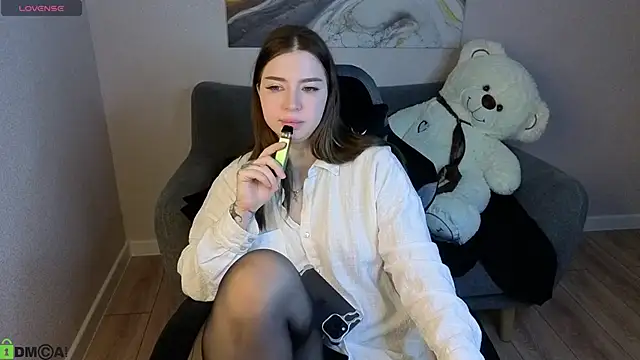 Snapshot of honey_cherrry chatting on 05.19.26 honey cherrry online show from 05.19.26