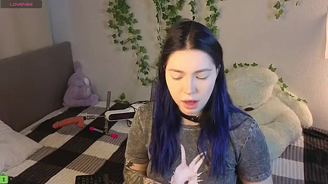 Snapshot of honey_cherrry chatting on 06.25.26 honey cherrry online show from 06.25.26