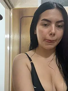 Snapshot of Cami_olarte chatting on 04.20.26 Cami olarte online show from 04.20.26