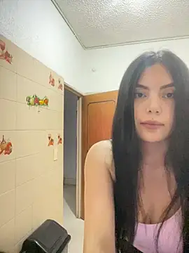 Snapshot of Cami_olarte chatting on 05.19.26 Cami olarte online show from 05.19.26