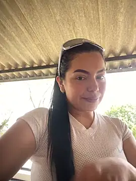 Snapshot of Cami_olarte chatting on 06.14.26 Cami olarte online show from 06.14.26
