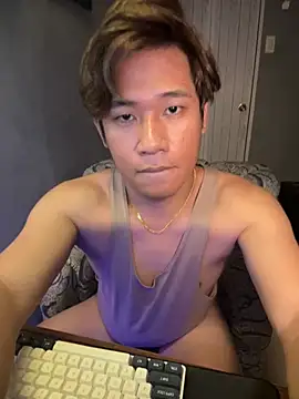 Snapshot of Titanryu chatting on 04.18.26 Titanryu online show from 04.18.26
