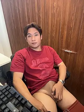 Snapshot of Titanryu chatting on 04.20.26 Titanryu online show from 04.20.26