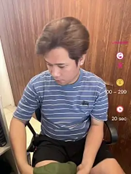 Snapshot of Titanryu chatting on 04.24.26 Titanryu online show from 04.24.26