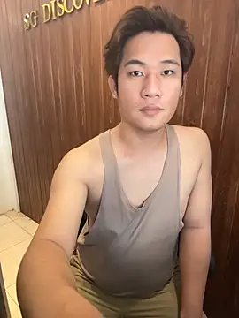 Snapshot of Titanryu chatting on 04.29.26 Titanryu online show from 04.29.26