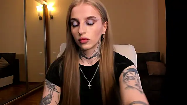 Snapshot of harley_kimm chatting on 04.11.26 harley kimm online show from 04.11.26