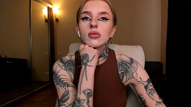 Snapshot of harley_kimm chatting on 05.20.26 harley kimm online show from 05.20.26
