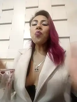 Snapshot of tatianabelli chatting on 05.04.26 tatianabelli online show from 05.04.26