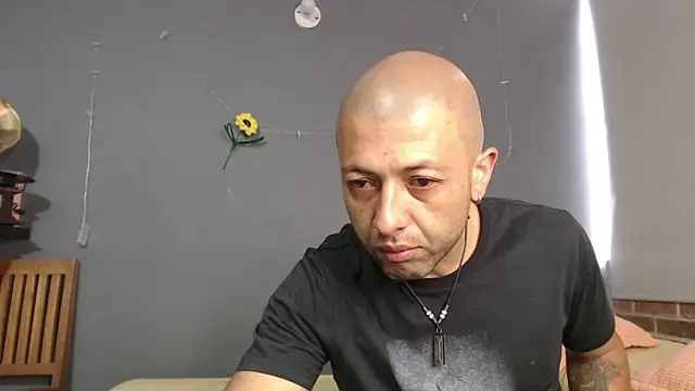 Snapshot of _bonnie_and_clyde chatting on 05.12.26 bonnie and clyde online show from 05.12.26