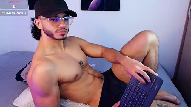 Snapshot of IamAxel03 chatting on 06.10.26 IamAxel03 online show from 06.10.26