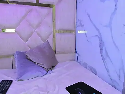 Snapshot of LunaaCastillo chatting on 04.06.26 LunaaCastillo online show from 04.06.26