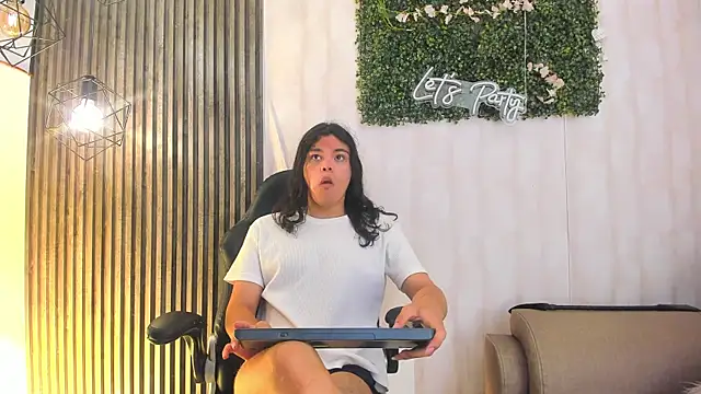 LexyNova  online show from 04.29.26