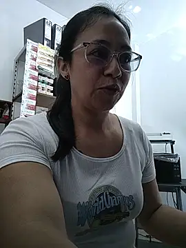 Snapshot of Violeta--7 chatting on 06.25.26 Violeta--7 online show from 06.25.26