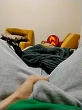 Snapshot of y2561 chatting on 04.03.26 y2561 online show from 04.03.26