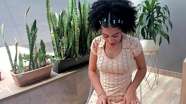 Snapshot of baddie_delaylaa chatting on 04.21.26 baddie delaylaa online show from 04.21.26