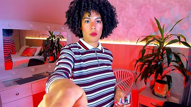 Snapshot of baddie_delaylaa chatting on 04.28.26 baddie delaylaa online show from 04.28.26