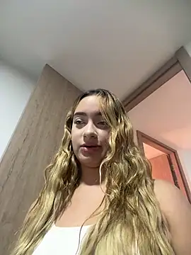 Snapshot of barbievictoria chatting on 04.29.26 barbievictoria online show from 04.29.26