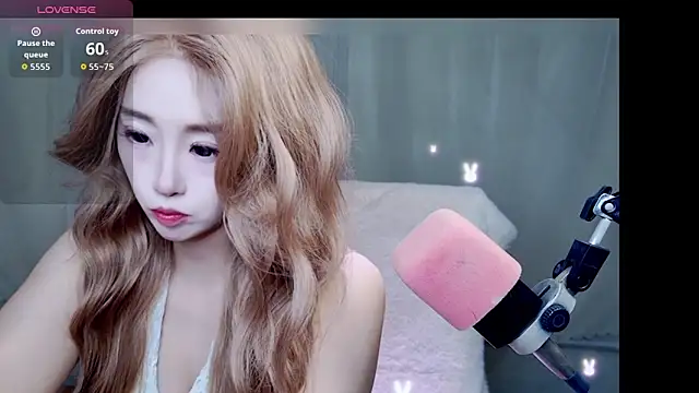 Snapshot of Cuviee chatting on 04.12.26 Cuviee online show from 04.12.26