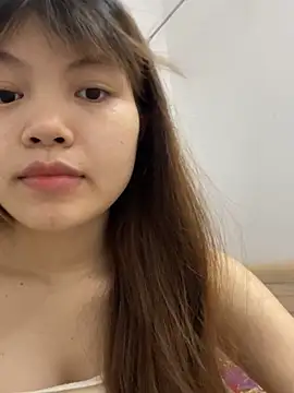 Snapshot of -Vaci- chatting on 04.13.26 -Vaci- online show from 04.13.26