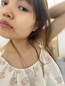 Snapshot of -Vaci- chatting on 04.14.26 -Vaci- online show from 04.14.26