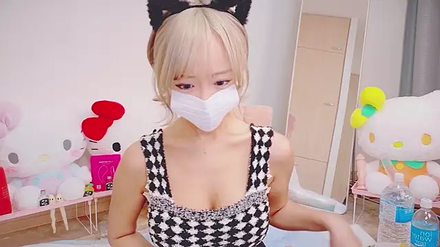 Snapshot of baby__cherry__ chatting on 05.06.26 baby cherry online show from 05.06.26