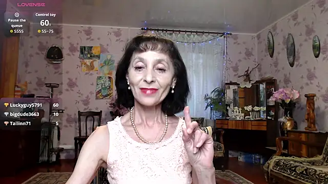 Snapshot of Shooting-Star- chatting on 04.19.26 Shooting-Star- online show from 04.19.26
