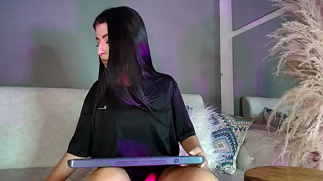 Zoee 8 online show from 07.02.26