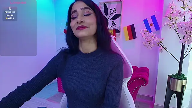 Snapshot of Palmer_foxx chatting on 06.18.26 Palmer foxx online show from 06.18.26