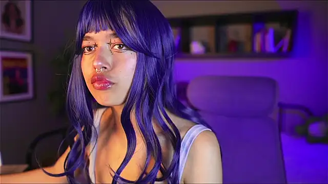 Snapshot of Saphyralux chatting on 05.14.26 Saphyralux online show from 05.14.26