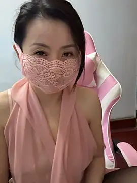 Snapshot of xiaxia-2026 chatting on 04.15.26 xiaxia-2026 online show from 04.15.26