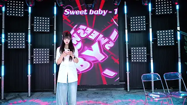Snapshot of Sweetbaby-1 chatting on 05.04.26 Sweetbaby-1 online show from 05.04.26