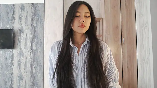 Snapshot of SecretTiny chatting on 05.18.26 SecretTiny online show from 05.18.26