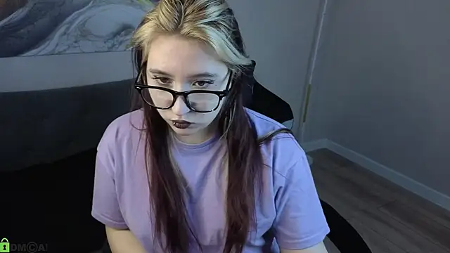 Snapshot of Luna_Host chatting on 05.15.26 Luna Host online show from 05.15.26