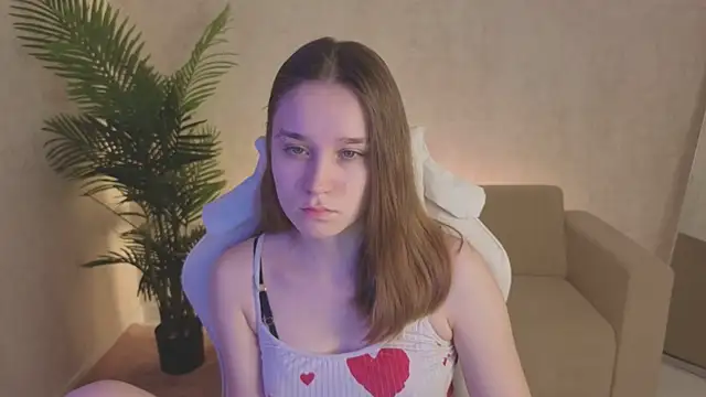 Snapshot of SweetieBlush chatting on 04.21.26 SweetieBlush online show from 04.21.26