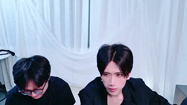 Snapshot of Dkcolo chatting on 04.28.26 Dkcolo online show from 04.28.26