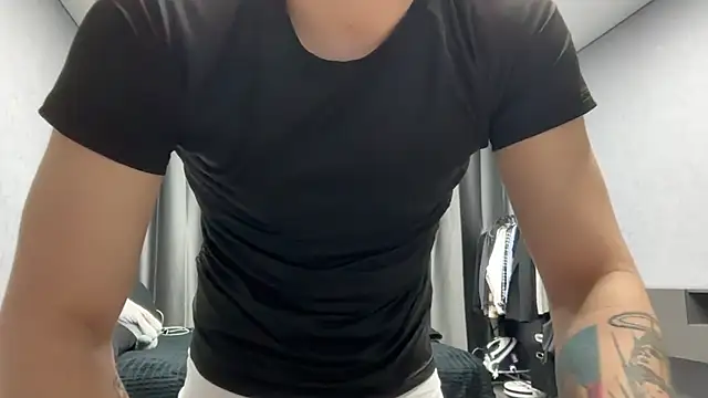 Snapshot of MaxWoolf chatting on 04.16.26 MaxWoolf online show from 04.16.26