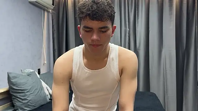 Snapshot of MaxWoolf chatting on 05.19.26 MaxWoolf online show from 05.19.26