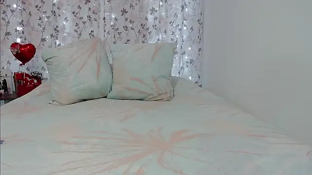 Snapshot of ThaliaGray_ chatting on 05.17.26 ThaliaGray online show from 05.17.26