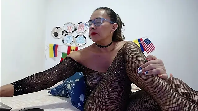 Snapshot of ThaliaGray_ chatting on 06.04.26 ThaliaGray online show from 06.04.26