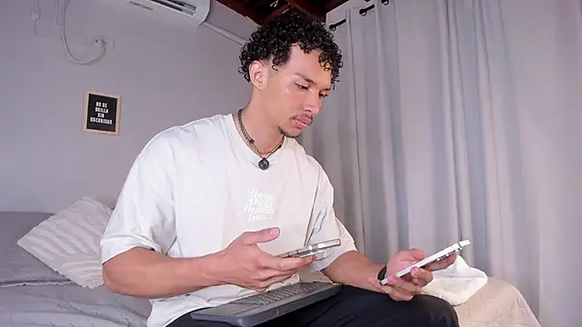 Snapshot of dominik_drake chatting on 04.10.26 dominik drake online show from 04.10.26