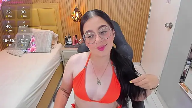 Snapshot of SAMANTHAFIORE2 chatting on 05.08.26 SAMANTHAFIORE2 online show from 05.08.26