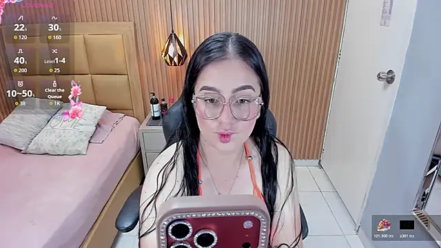 Snapshot of SAMANTHAFIORE2 chatting on 05.26.26 SAMANTHAFIORE2 online show from 05.26.26