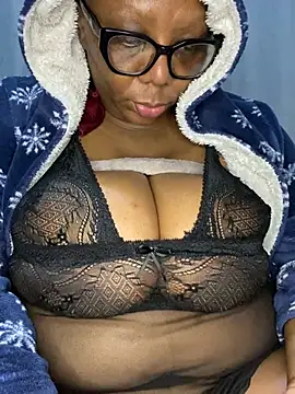 Snapshot of BoobsQueeen chatting on 07.02.26 BoobsQueeen online show from 07.02.26