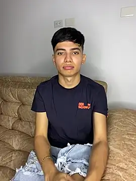 Snapshot of Miguelponce01 chatting on 07.15.26 Miguelponce01 online show from 07.15.26
